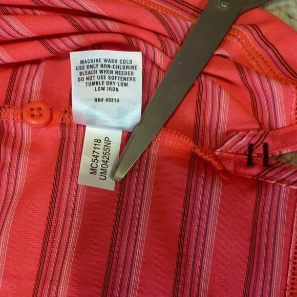 Under Armour HeatGear Loose Fit Men's Large Polo Shirt Pink w/ Fine Line Stripes - Picture 7 of 7